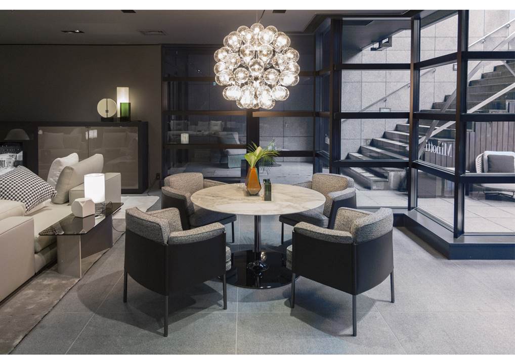 Minotti Tokyo / Court by Sukeno