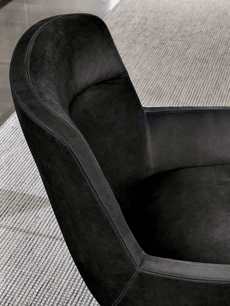 BELT Leather armchair with armrests By Minotti
